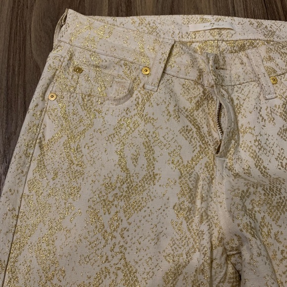 Beautiful Jeans - Picture 2 of 6